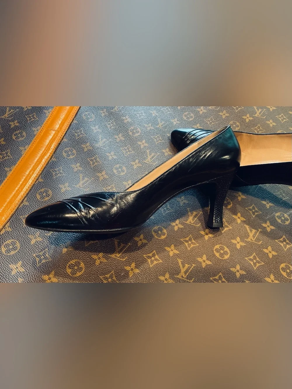 Bruno Magli Black Pointed-Toe Leather Pumps with Pleated Detail